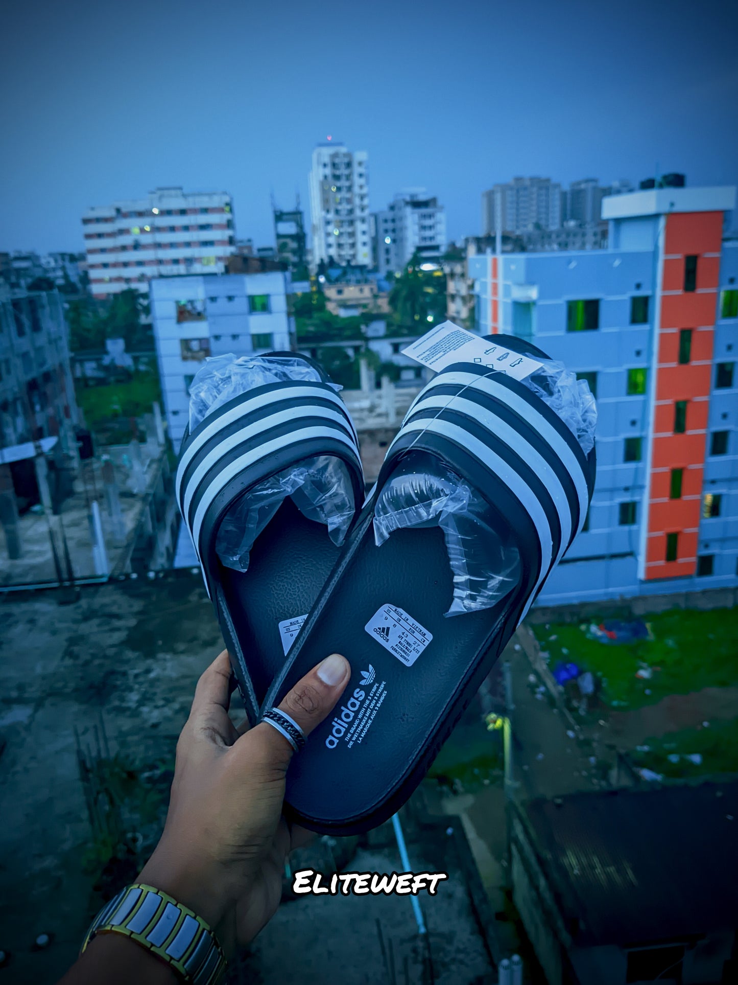 Classic Three-Stripe Style Slides – Black/White