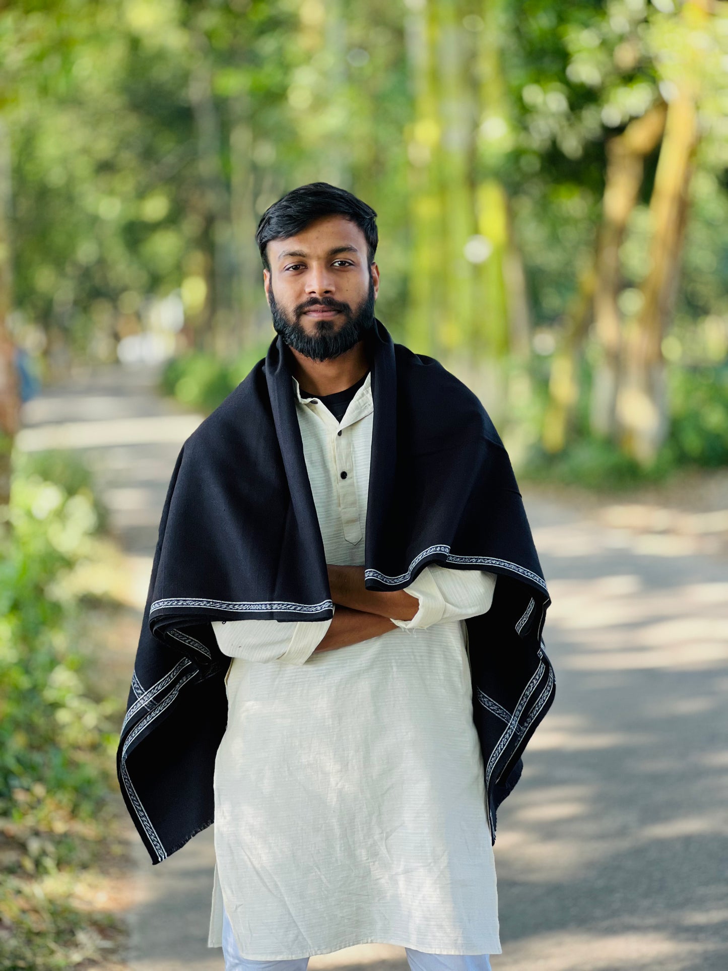 Premium 100% Woolen Winter Shawl — Pure Comfort & Class