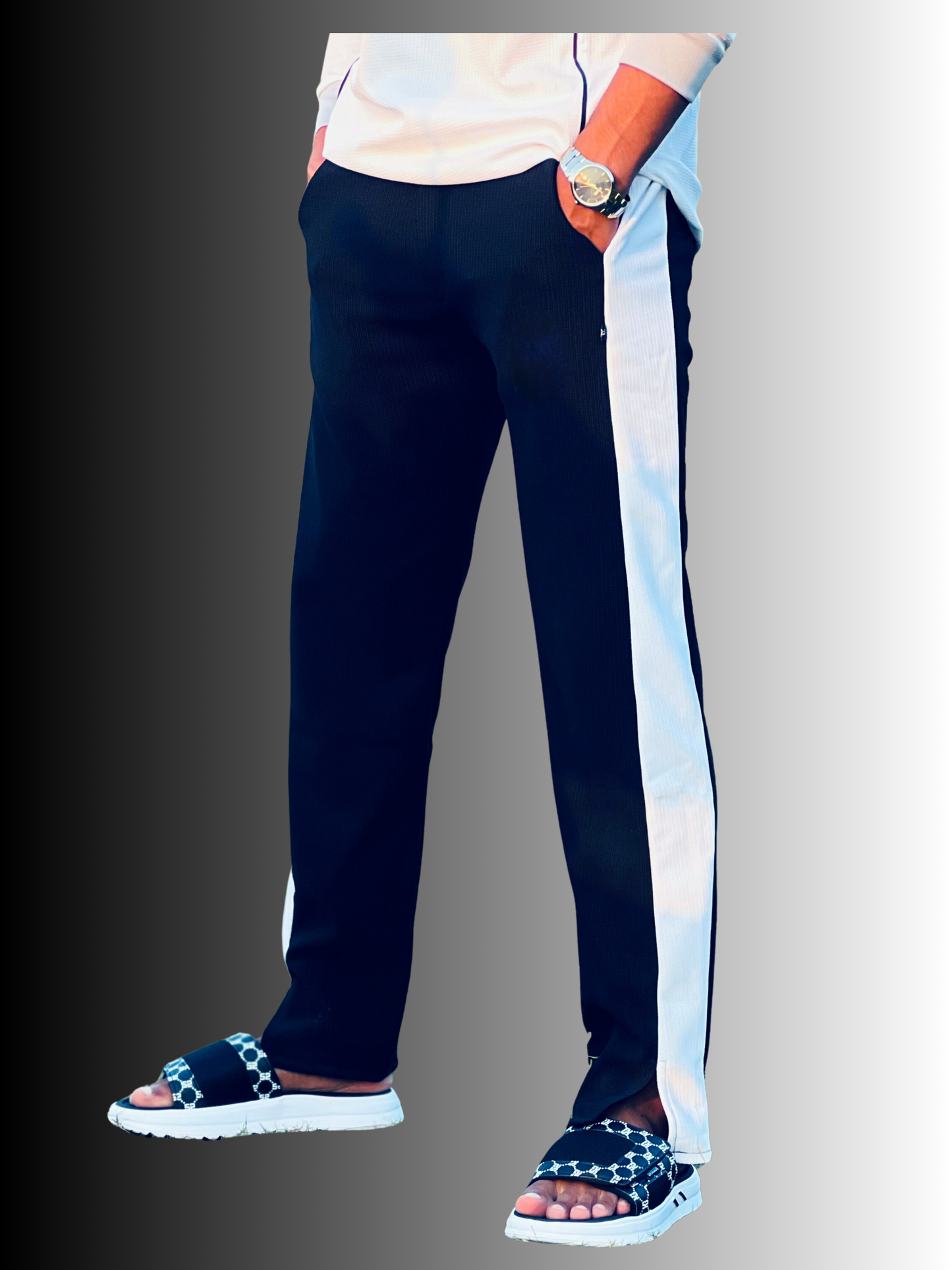 Low Cut Baggy Joggers Available With 2 Colors (Black/White)