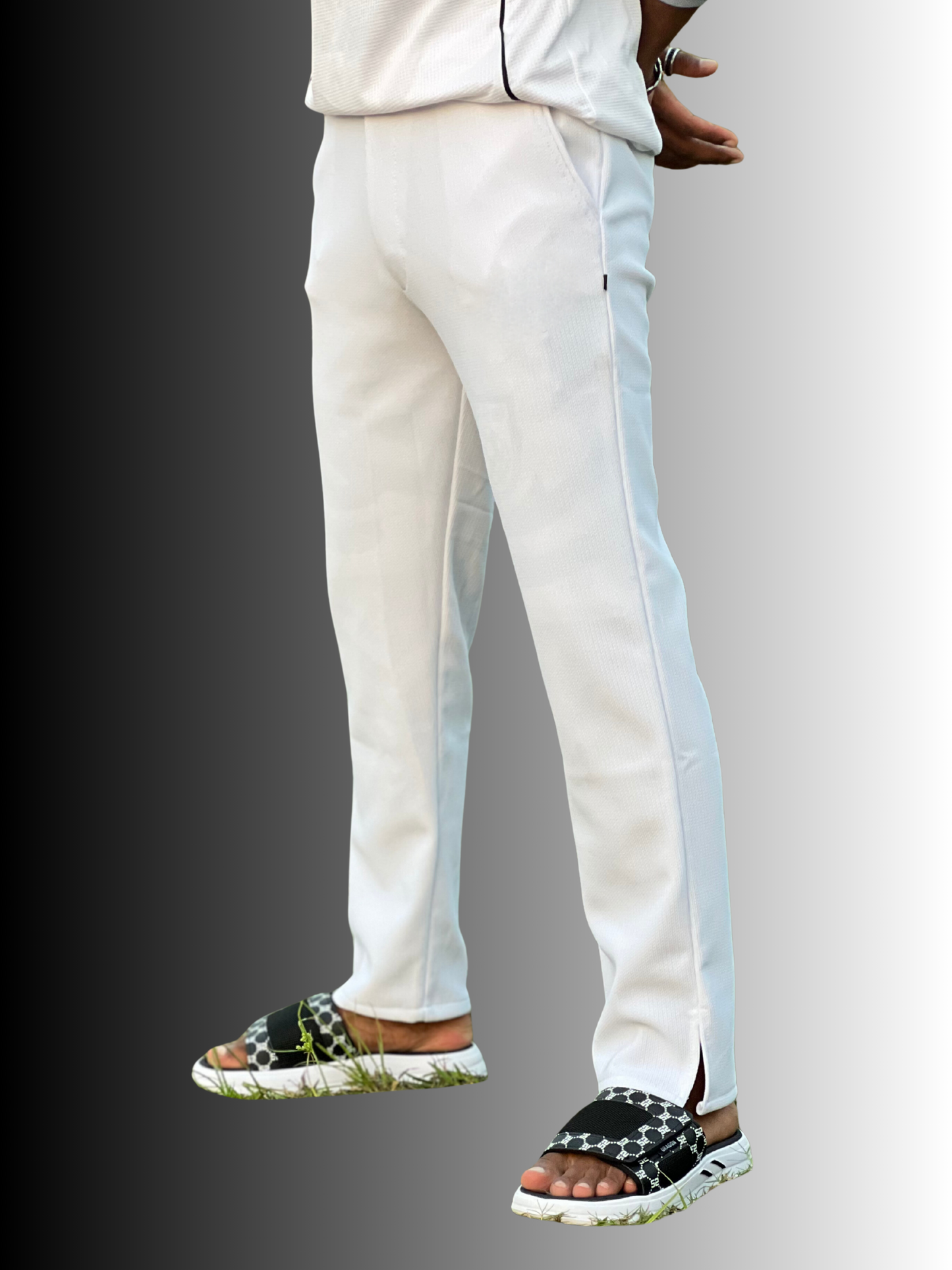 Low Cut Baggy Joggers Available With 2 Colors (Black/White)