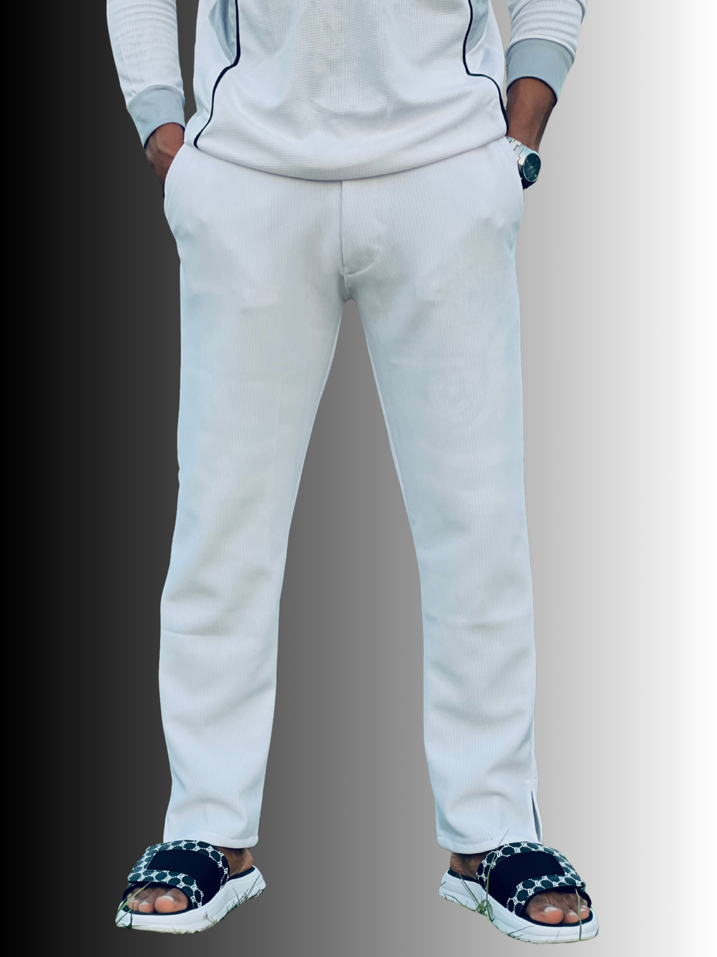 Low Cut Baggy Joggers Available With 2 Colors (Black/White)